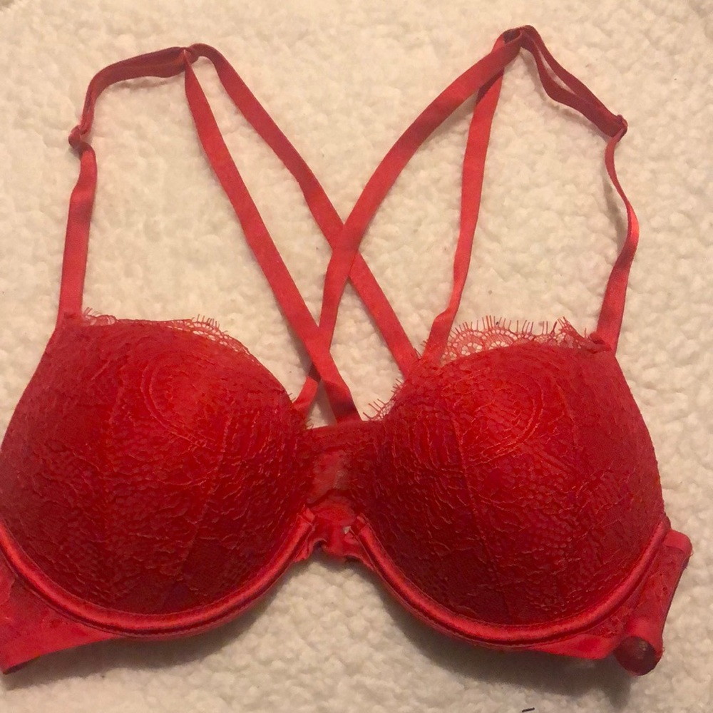 Victoria Secret bombshell plunge